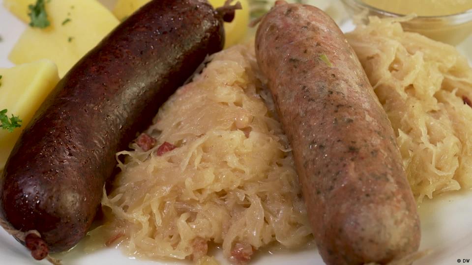 Sauerkraut und Würstchen