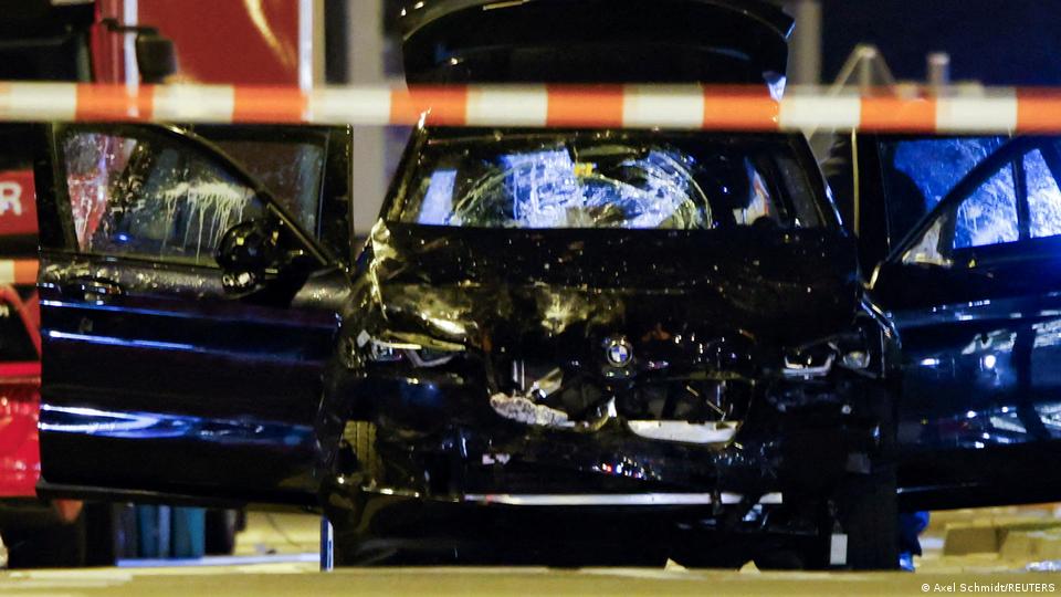 Das Auto, das auf einem Magdeburger Weihnachtsmarkt in eine große Menschenmenge gerammt wurde