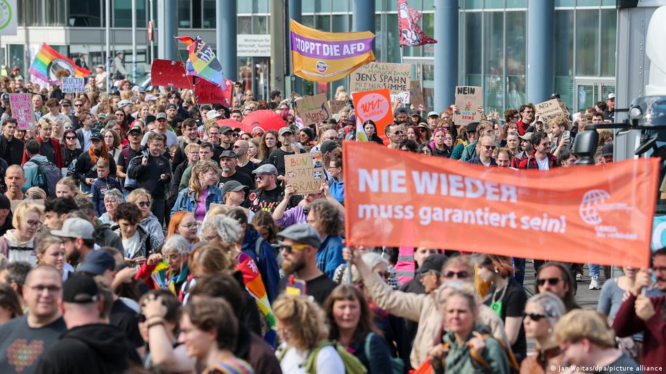 Demonstranten in Magdeburg, Sachsen-Anhalt