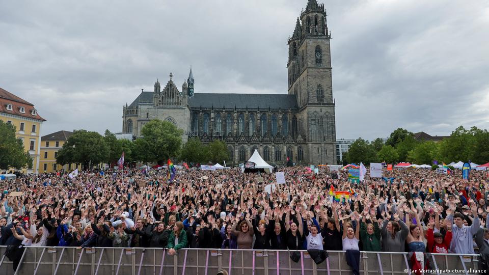 Die Demonstranten marschierten zum Magdeburger Domplatz