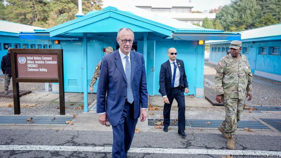 Friedrich Merz verlässt mit UN-Eskorte eine DMZ-Kaserne