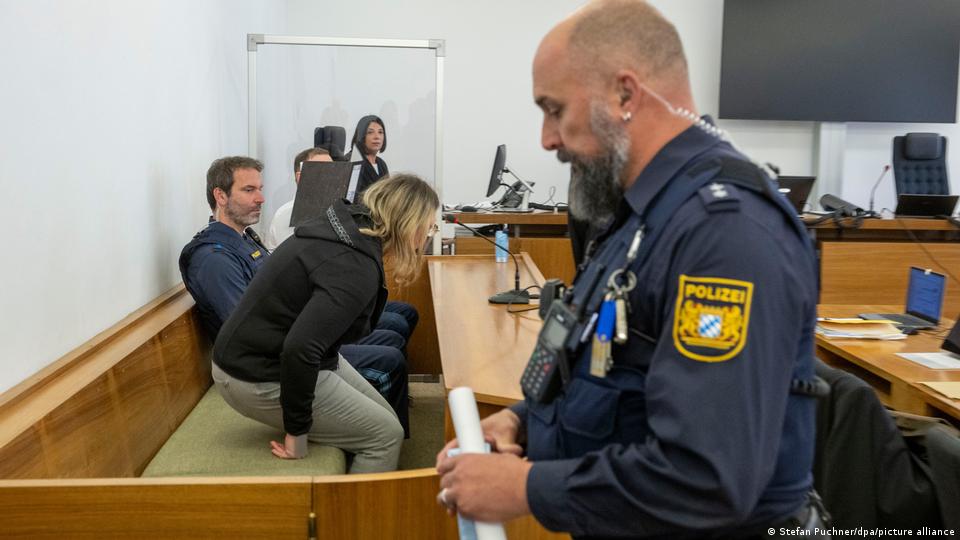 Das Paar erscheint vor dem Landgericht Kempten