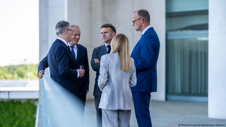 Die Staats- und Regierungschefs von Großbritannien, Polen, Frankreich, Italien und Deutschland in Berlin 