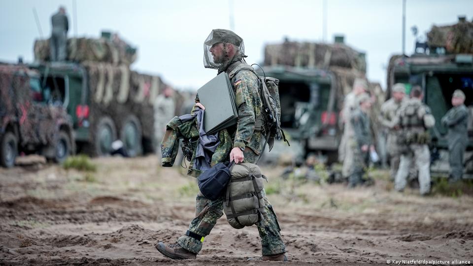 Soldaten, die am Freedom Shield 2026 teilnehmen 