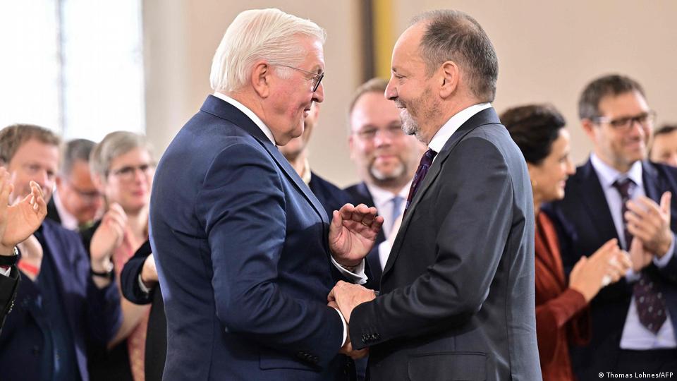 Frank-Walter Steinmeier und Philippe Sands auf der Frankfurter Buchmesse