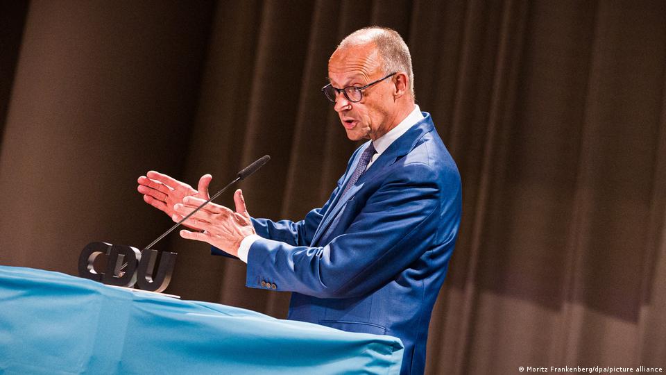 Bundeskanzler Friedrich Merz spricht in Niedersachsen