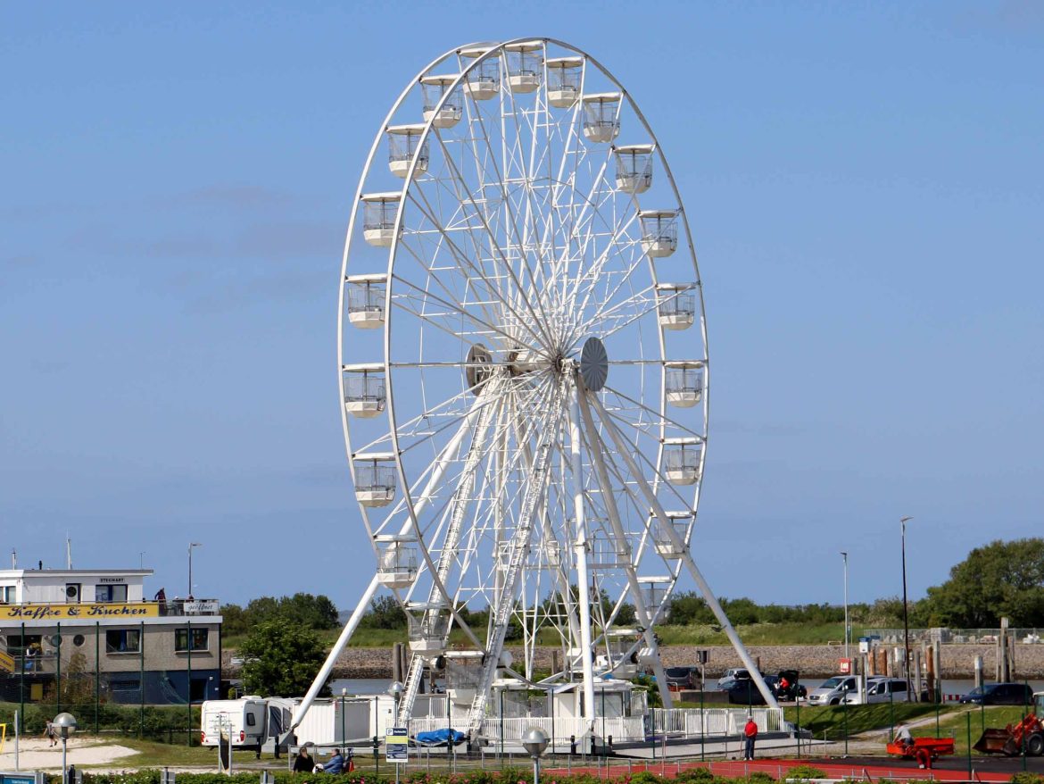 Bensersiel - das Riesenrad am Hafen