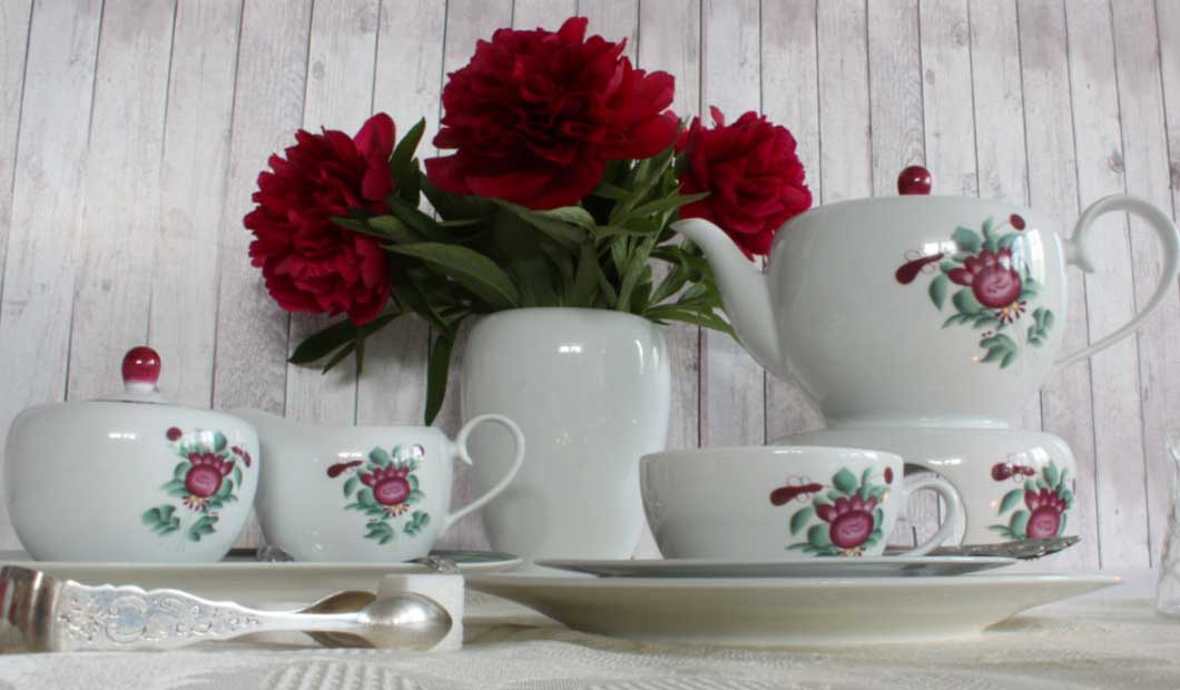 Ostfriesische Rose - Dekor für Teegeschirr - Foto von der Friesland Porzellanfabrik