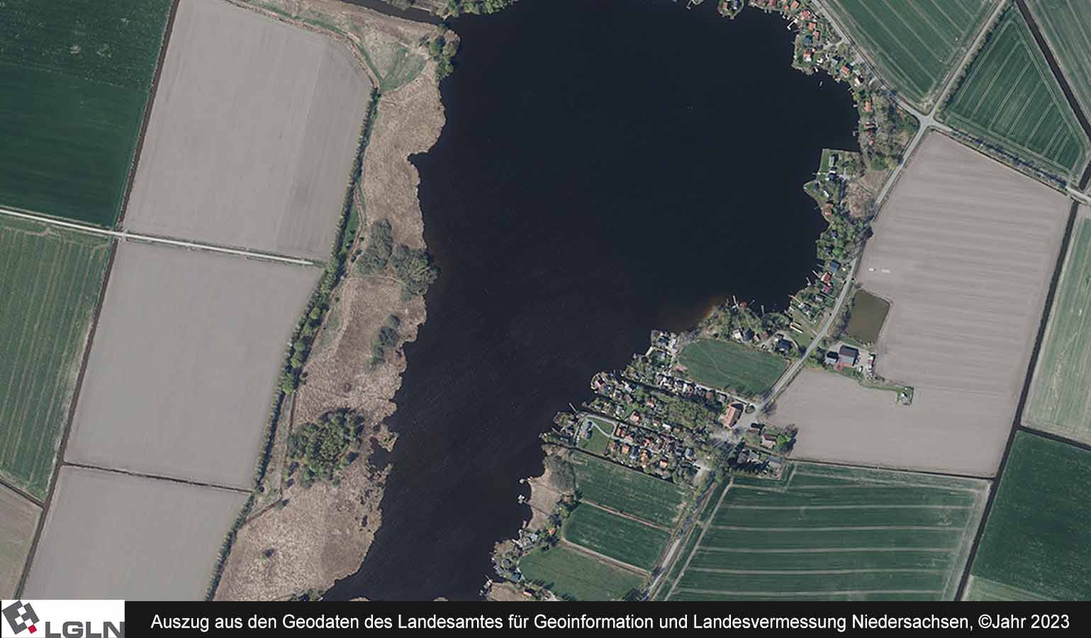 Das Uphuser Merr aus der Luft- Auszug aus den Geodaten des Landesamtes für Geoinformation und Landesvermessung Niedersachsen, ©Jahr 2023